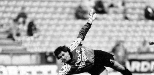 Ένας γκολκίπερ που άφησε την εστία του ακάλυπτη…